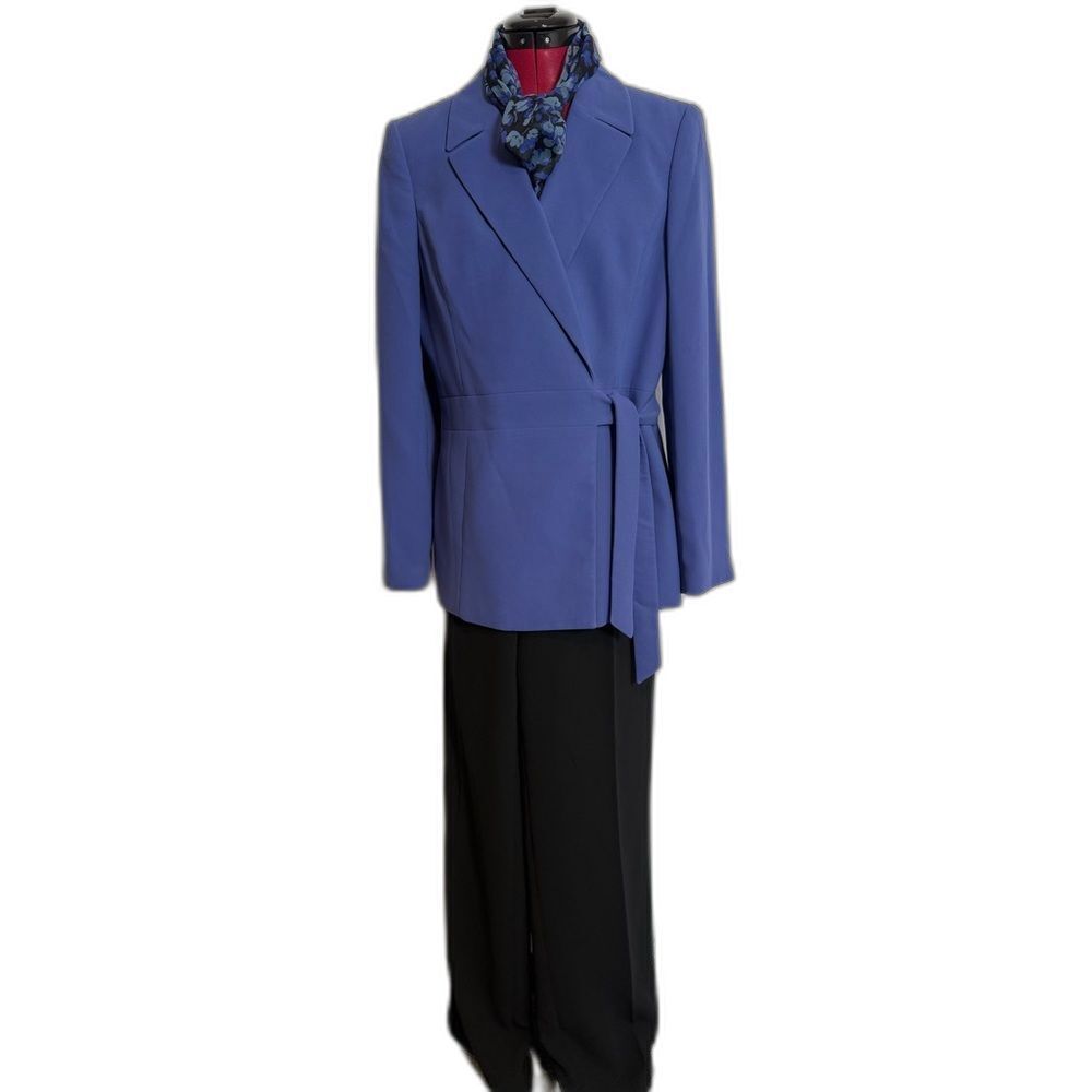 NWT Le Suit Pantsuit Woman Size 10 Periwinkle & Black 2-Piece Set Blazer & Pants